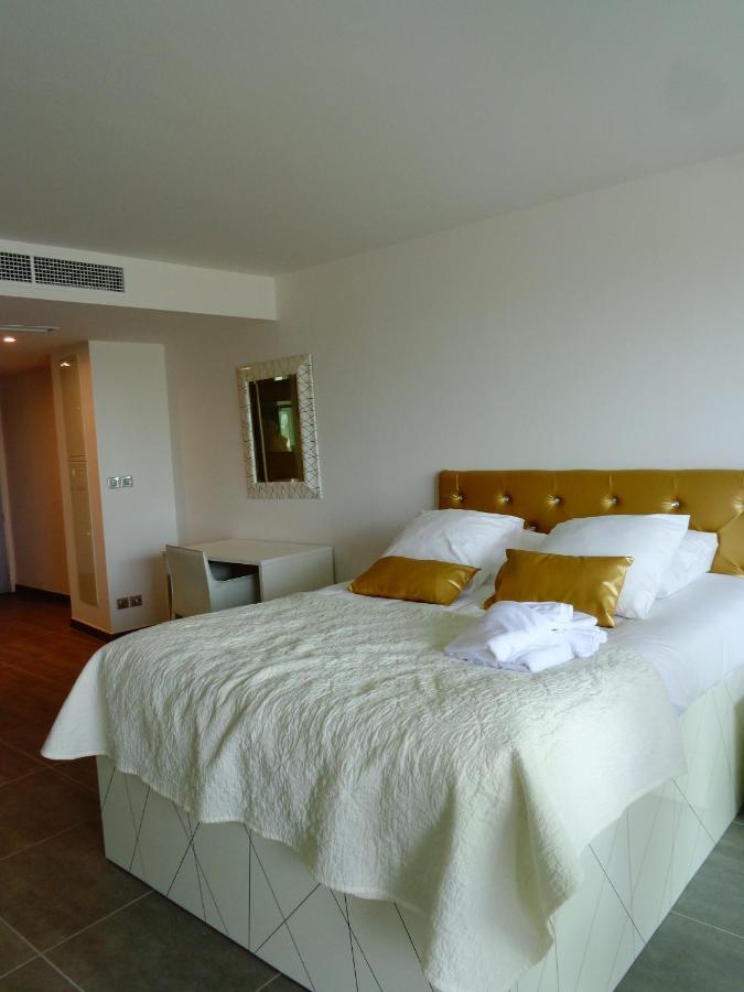 Le Nautilia Residence De Luxe "Reservee Aux Couples" Agde Exterior photo