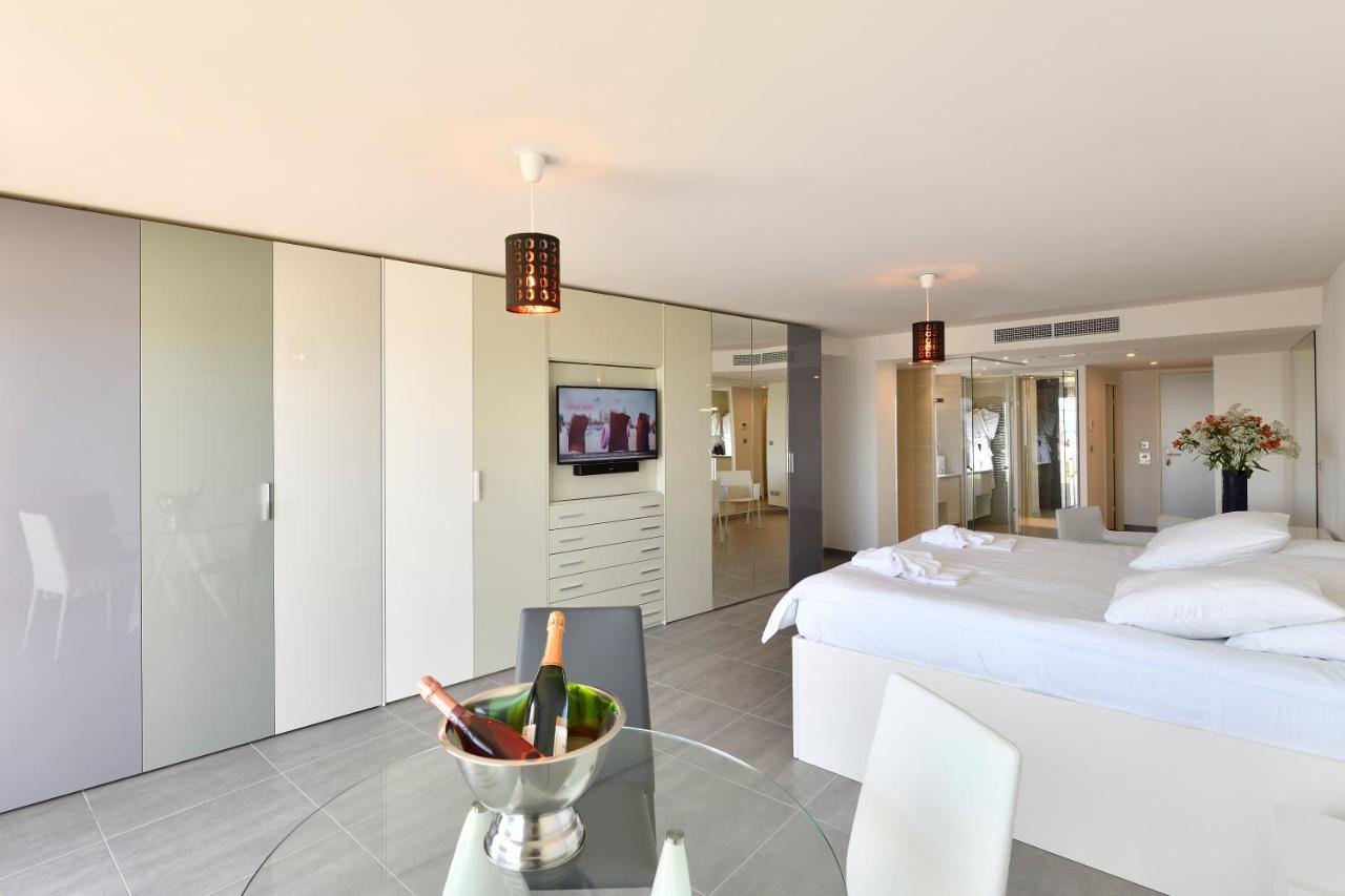 Le Nautilia Residence De Luxe "Reservee Aux Couples" Agde Exterior photo
