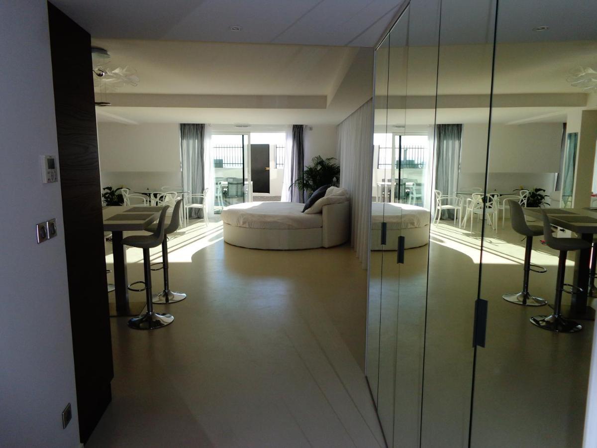 Le Nautilia Residence De Luxe "Reservee Aux Couples" Agde Exterior photo